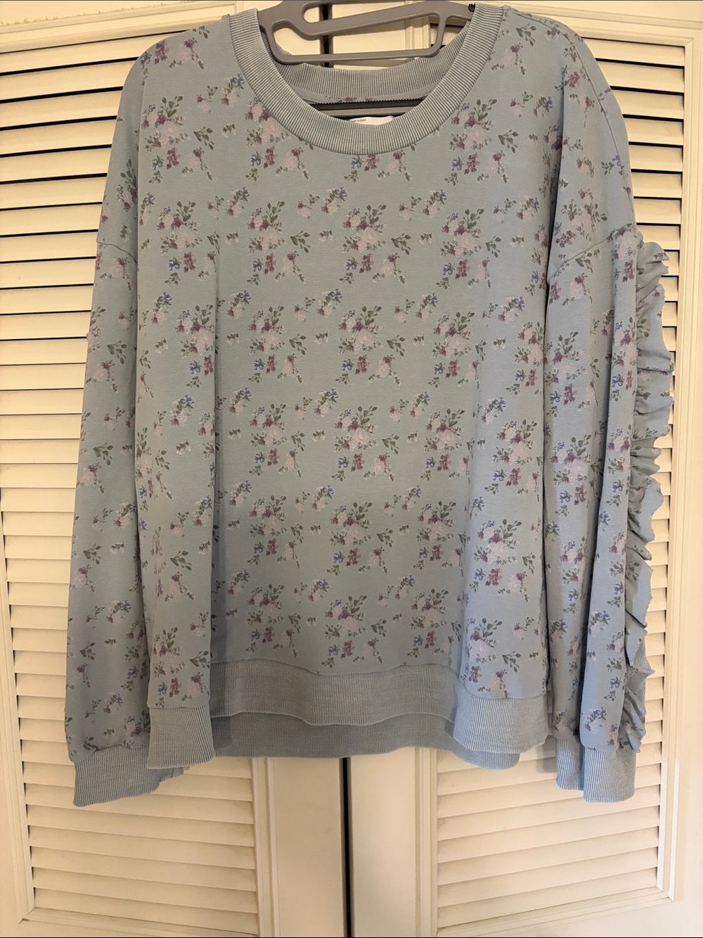BILLY T Sweatshirt with Ruffle Detail
